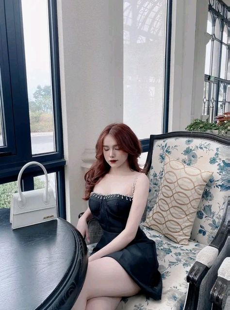 雙胞胎姐妹齊上陣許多人物