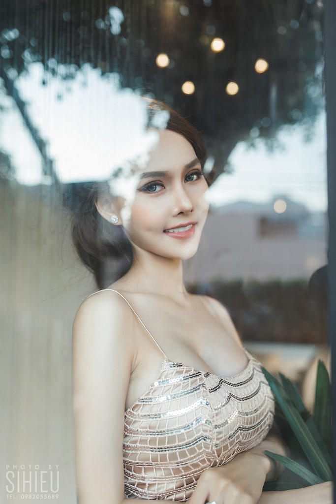 偷拍25位粉嫩美女撒尿視頻